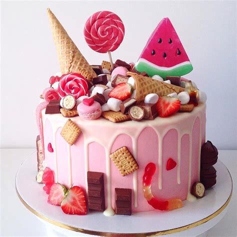 Торт на день рождения
 2024.04.25 16:05